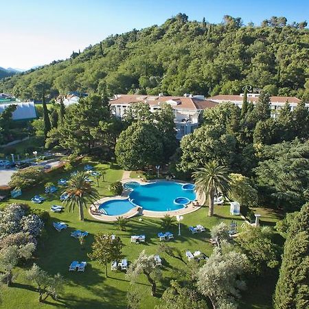 Hotel Rivijera Petrovac Buitenkant foto