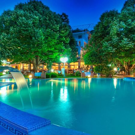 Hotel Rivijera Petrovac Buitenkant foto