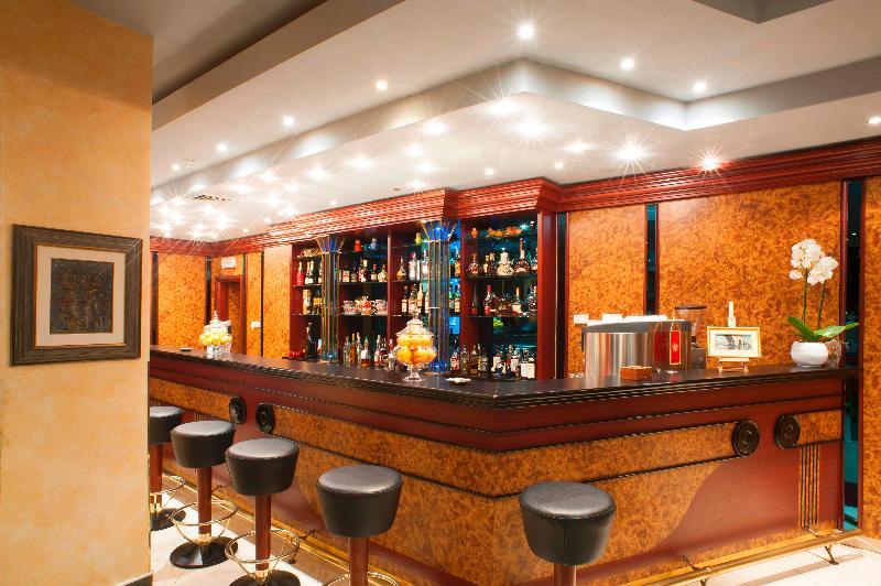 Hotel Rivijera Petrovac Buitenkant foto