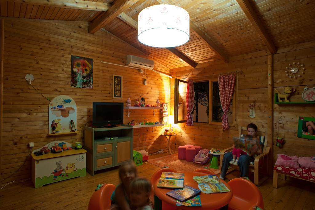 Hotel Rivijera Petrovac Buitenkant foto