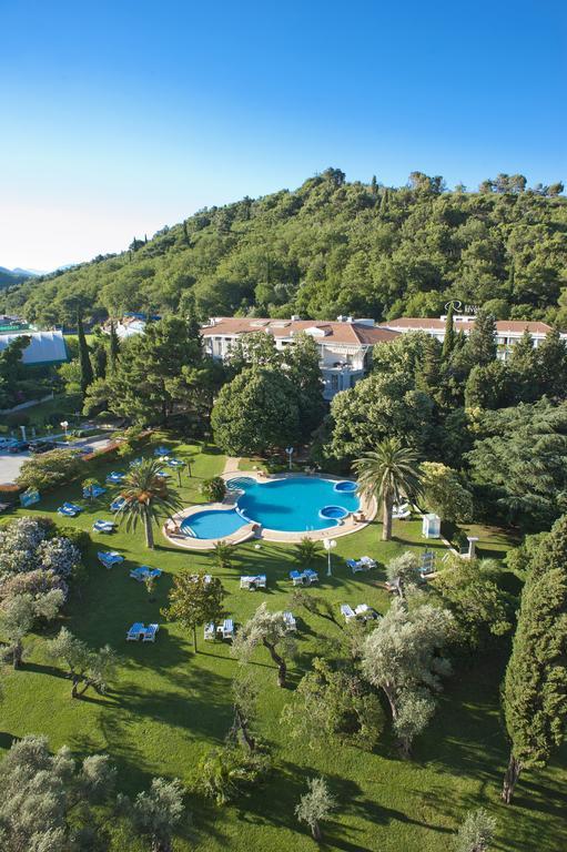 Hotel Rivijera Petrovac Buitenkant foto