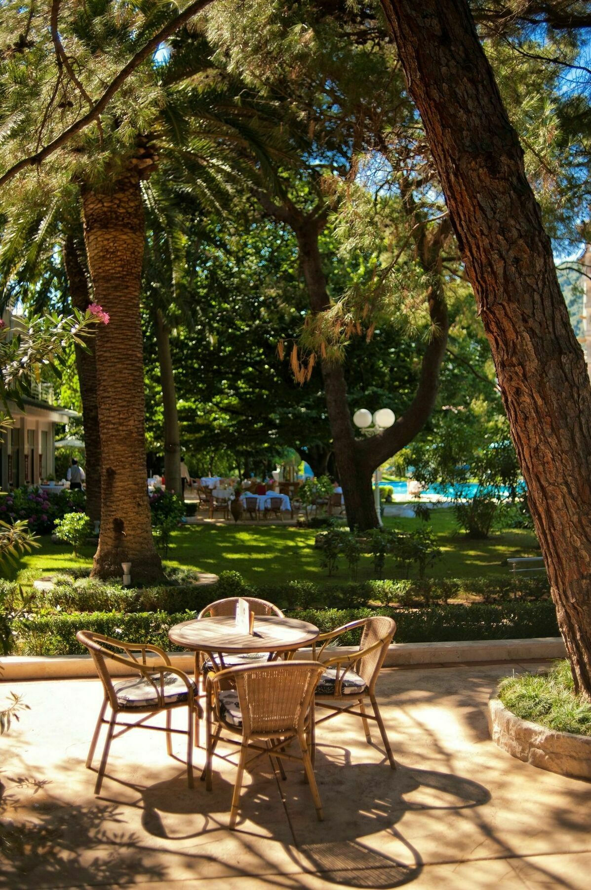 Hotel Rivijera Petrovac Buitenkant foto