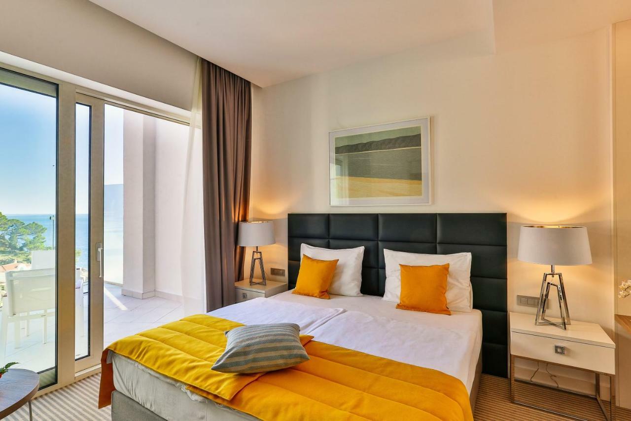 Hotel Rivijera Petrovac Buitenkant foto