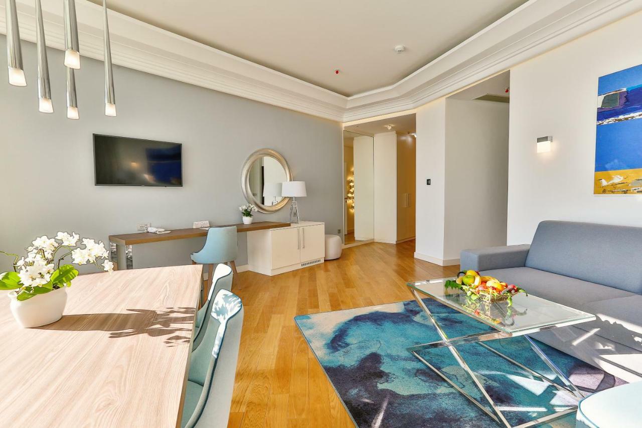 Hotel Rivijera Petrovac Buitenkant foto
