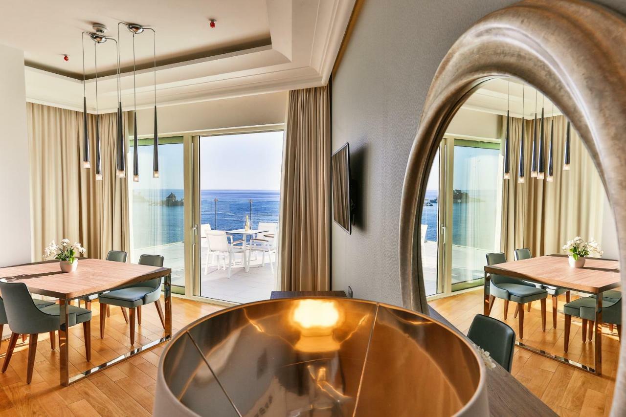 Hotel Rivijera Petrovac Buitenkant foto